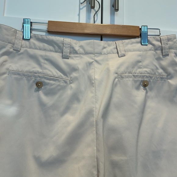 Cutter & Buck Golf Dress Shorts Beige Men size 36 - Picture 10 of 10